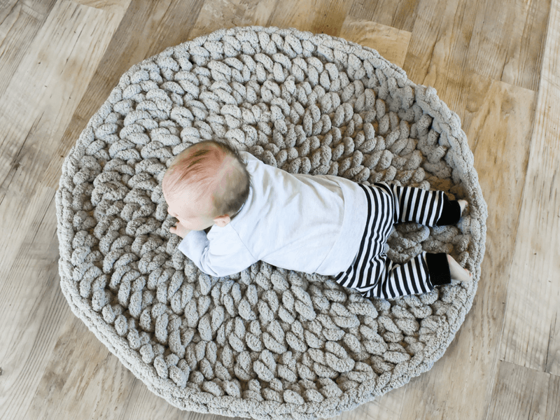 Nursery Rug. Floor Mat. Chunky Knit Round Rug with contrasting edge